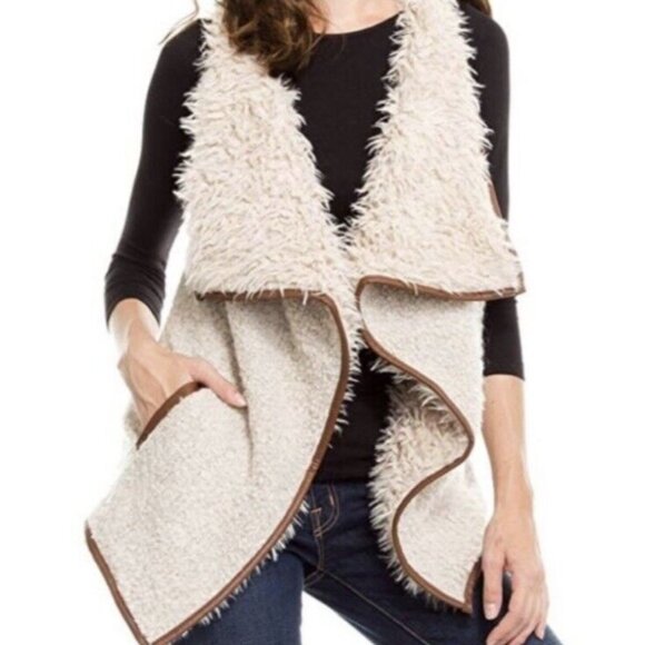 Love Tree Womens Faux Fur Vest Size Small Tan Pockets Open Front - Picture 5 of 13